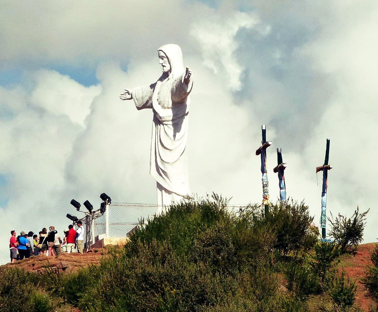 The Cristo Blanco statue above Cusco