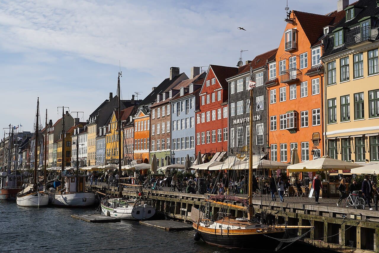 Streets of Nyhavn & Frederiksstaden, Copenhagen