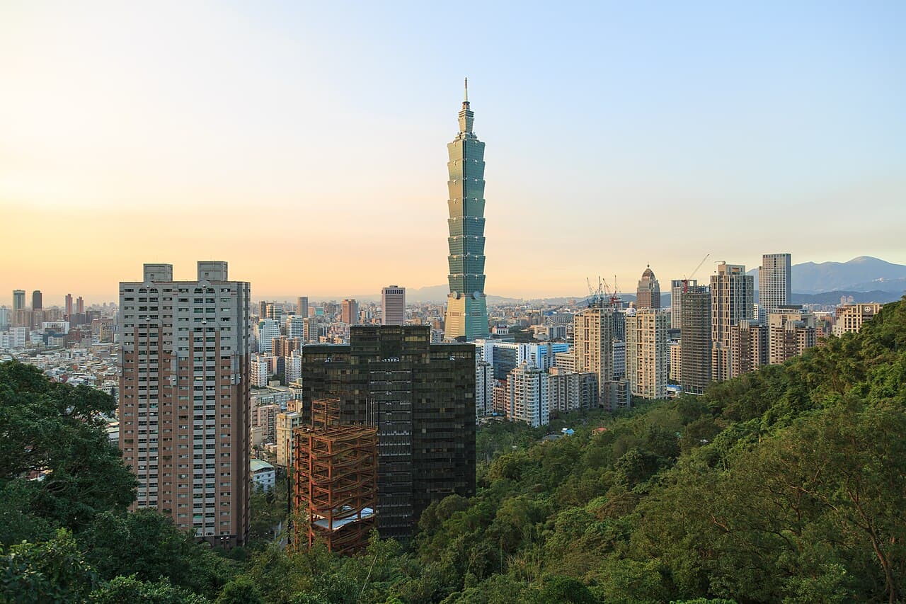 Streets of Xinyi, Taipei